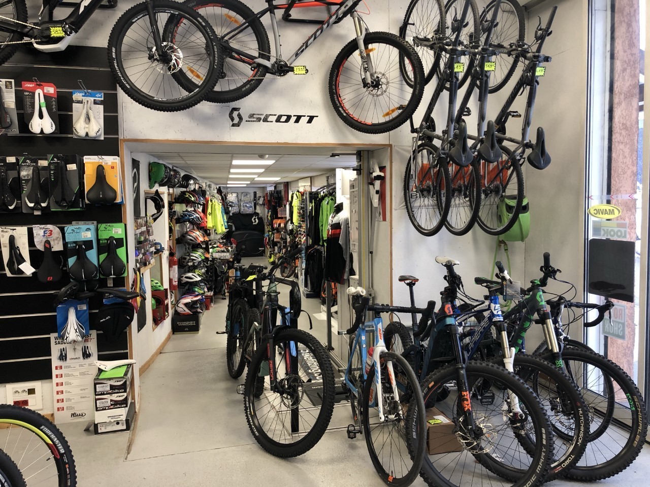 Mout'n Bike magasin de vélo à Moutiers Vélos occasions + équipements du cycliste