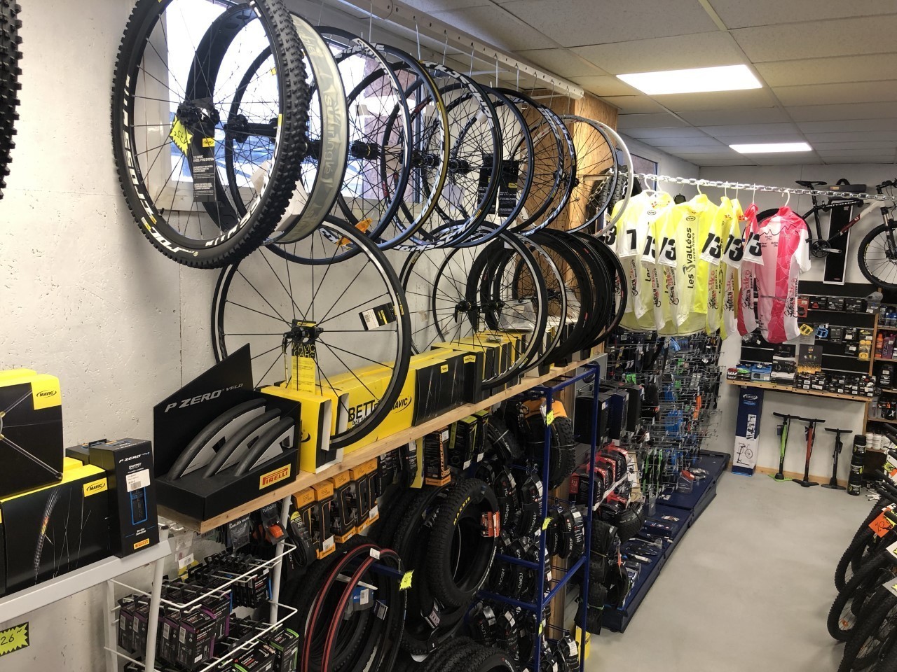 Mout'n Bike magasin de vélo à Moutiers Roues et accessoires 